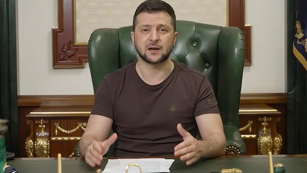 International news brief: 3 dead in US mall shooting; Zelenskyy fires top security chief