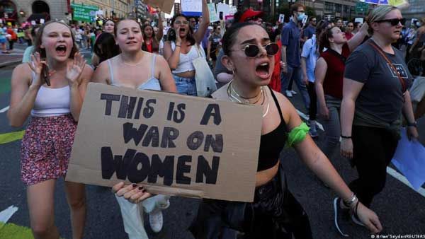 US: Biden signs order to protect travel for abortion