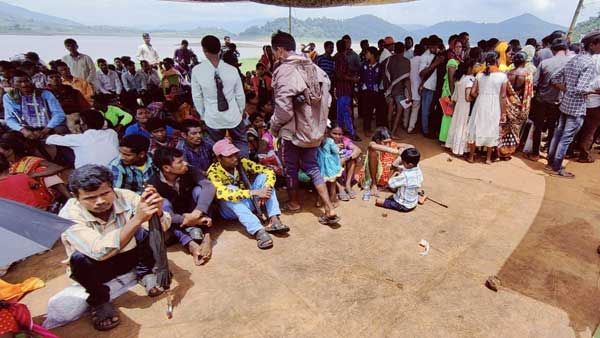 More than 500 Maoist supporters surrender before Police in Malkangiri district