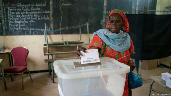 Senegal's ruling coalition loses majority