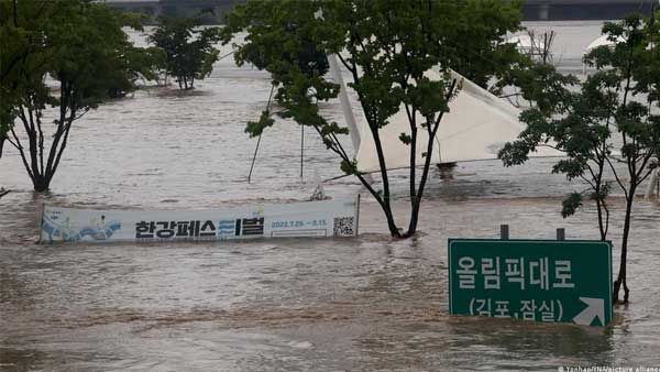 Seoul: 7 die from torrential rain