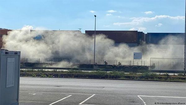 Toxic gas plume injures several in Mannheim