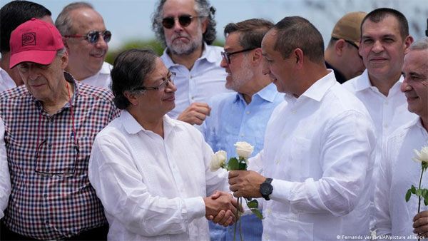Colombia and Venezuela reopen border crossing