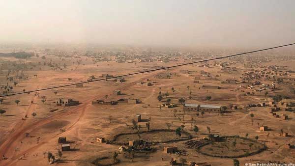 Burkina Faso: Dozens dead after bus hits IED