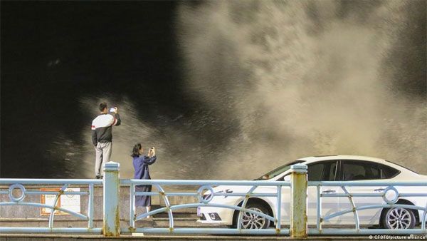 China: Typhoon Muifa hits densely populated coastal region