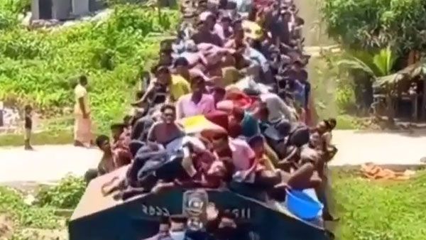 Fact Check: Video of horridly crowded train is from Bangladesh not United States