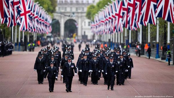 Queen Elizabeth's funeral: An unparalleled police operation