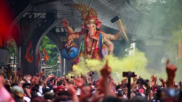 Tears, dances, colours and songs: This is how Mumbaikers bid farewell to Bappa today