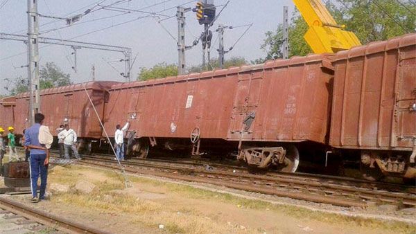 At least 20 wagons of goods train derailed in Bihar