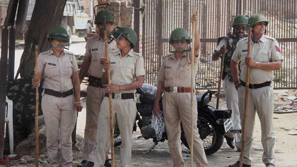 Group of men attack 3 security guards in Gurgaon