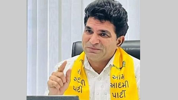 Cops deny AAP's 'raid' claim at Gujarat party office