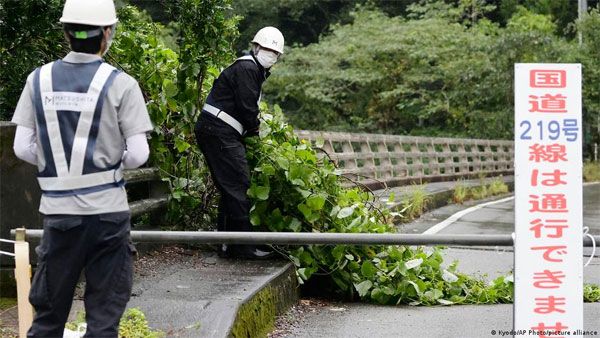 One dead after Typhoon Nanmadol hits Japan