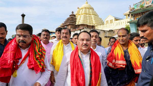 BJP president visits Puri temple, enquires about deity's 'Ratna Bhandar'