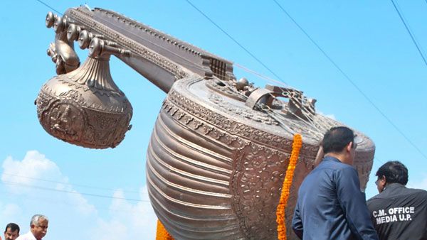 Chowk in Ayodhya named after Lata Mangeshkar; PM Modi remembers her at the event