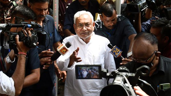 On day 2 of Delhi visit, Nitish to meet Kejriwal, Left leaders