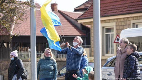 Ukrainian refugees push Germany's population to record high