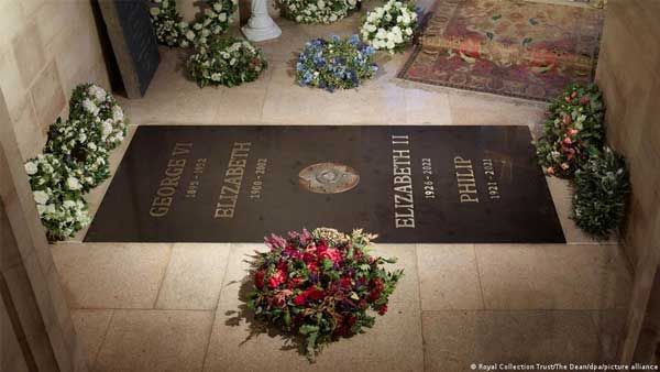 Stone slab laid at Queen Elizabeth's burial site