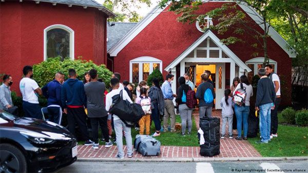 Texas governor buses migrants to VP Kamala Harris' residence