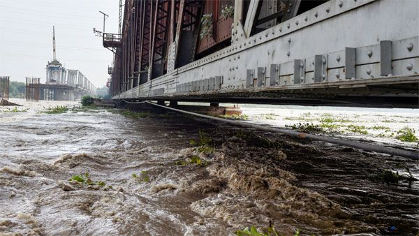 Yamuna water recedes 'slightly' but still above danger mark