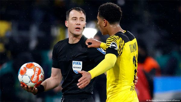 Online abuse causes shortage of new German football referees