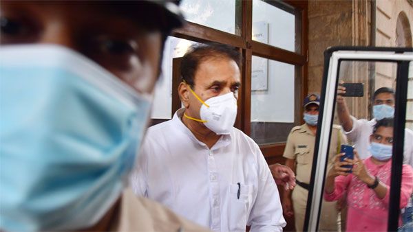 Anil Deshmukh gets bail by Bombay HC in corruption case, order to be effective after 10 days