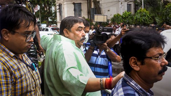 Cattle scam: CBI files chargesheet against TMC leader Anubrata Mondal in court