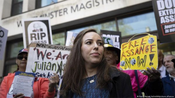 Julian Assange faces 'uncertain future,' his wife tells DW