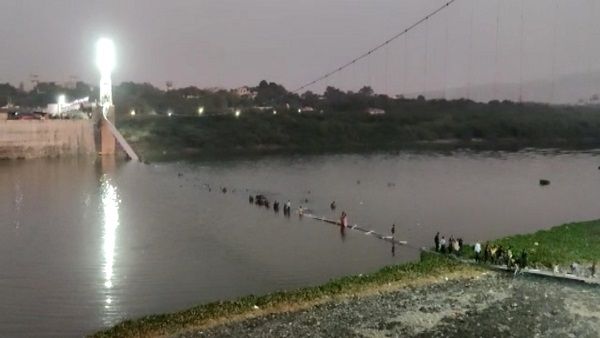 Collapsed Gujarat suspension bridge reopened 4 days back