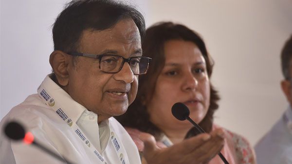 A meeting with Raghuram, Montek Singh: Chidambaram's advice to PM on rupee fall