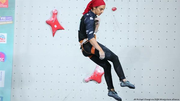 Elnaz Rekabi: Concerns grow for Iranian climber