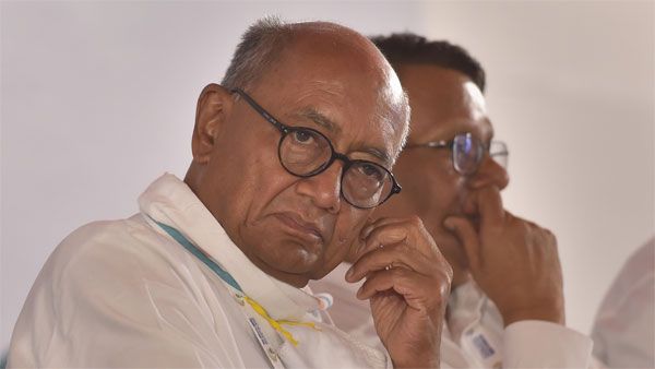 'Mera ghar apka ghar': Digvijaya Singh offers his residence to Rahul
