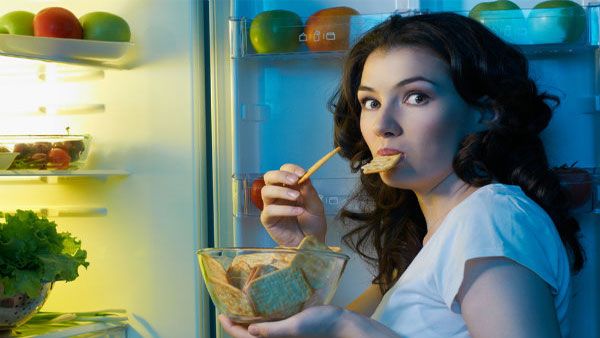 Night-time binging may increase signs of depression, anxiety