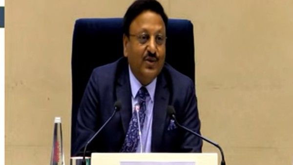 Various factors considered, says EC on not announcing Gujarat assembly poll dates
