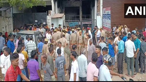 Fire in pvt hospital kills owner and his two teenage children