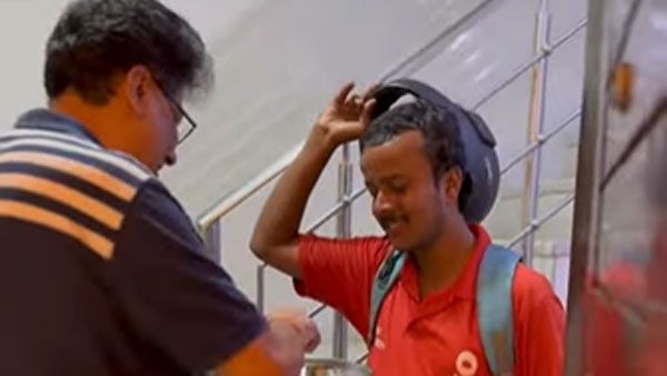 Chole bhature order gets delayed but man decides to welcome delivery boy with 'aarti' | Watch