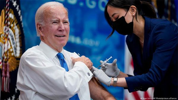 COVID: Biden gets updated omicron booster shot