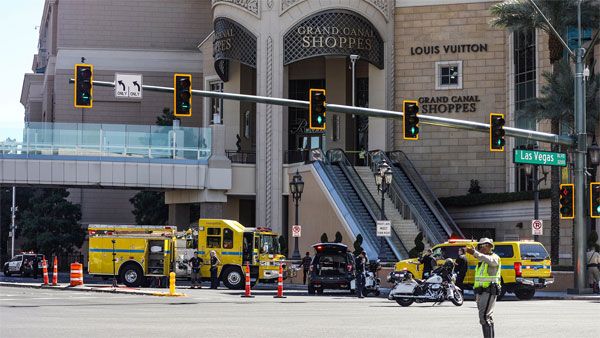 Stabbing attack along Las Vegas Strip leaves 2 dead, 6 injured