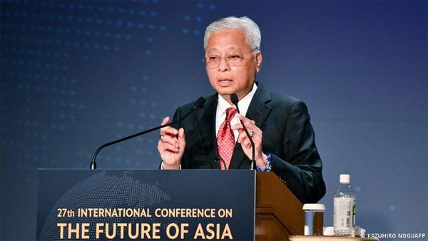 Malaysia: PM dissolves parliament, triggering snap election