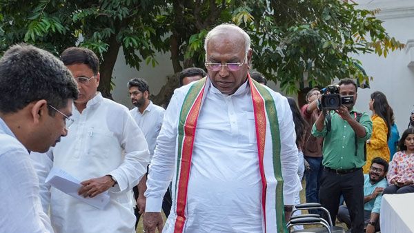 Mallikarjun Kharge takes charge as Congress president