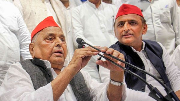 When Mulayama Singh-a people’s leader expelled his Chief Minister son Akhilesh Yadav