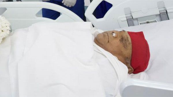 Mulayam’s body arrives at native Saifai village, people throng to pay tributes