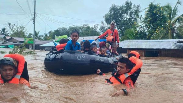 Death toll from severe tropical storm Paeng nears 100 in Philippines