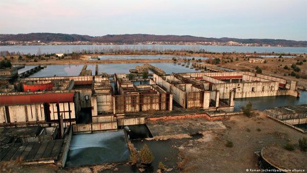 Poland chooses US firm to build first nuclear power plant