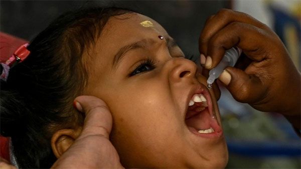 World leaders pledge $2.6 billion to eradicate polio