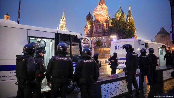 Why don't Russians demonstrate for democracy?