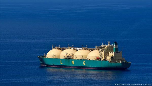 LNG tankers stuck amid gas crunch