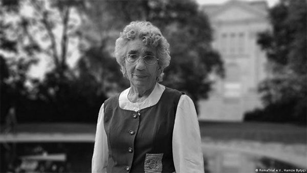 Noted Sinti Holocaust survivor Zilli Schmidt dies