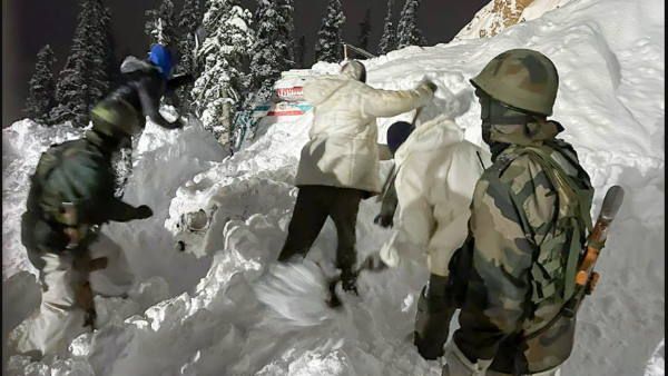 3 Soldiers killed in avalanche in Jammu and Kashmir's Kupwara