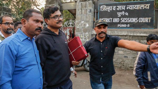 Bhima Koregaon case: Bombay HC grants bail to Anand Teltumbde, but stays order for a week