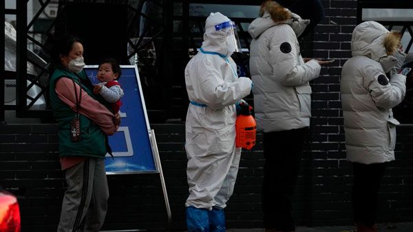 China reports sharp spike in COVID cases amid renewed protests against President Xi Jinping, lockdowns